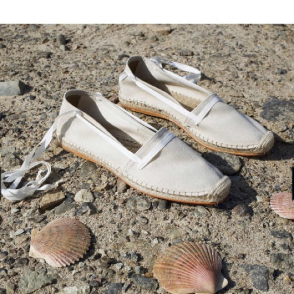 Dôen espadrilles in Milky Way.